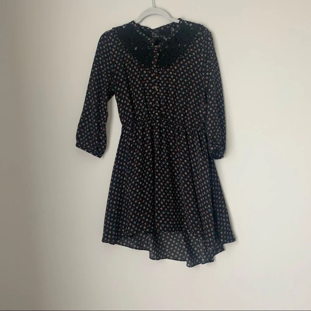 Forever 21 floral dress size M